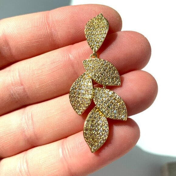 NEW~ Anthropologie SHASHI Gold Pavé Crystal Leaf Dangle Earrings - Picture 8 of 12